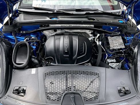 Used 2019 Porsche Macan AWD/4WD image 31
