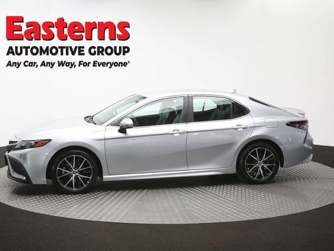 Used 2021 Toyota Camry SE w/ Carpet Mat Package (TMS) FWD image 58