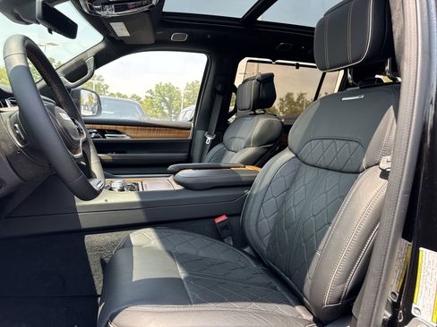 New 2024 Jeep Grand Wagoneer Series III w/ Flexible Seating Group image 18