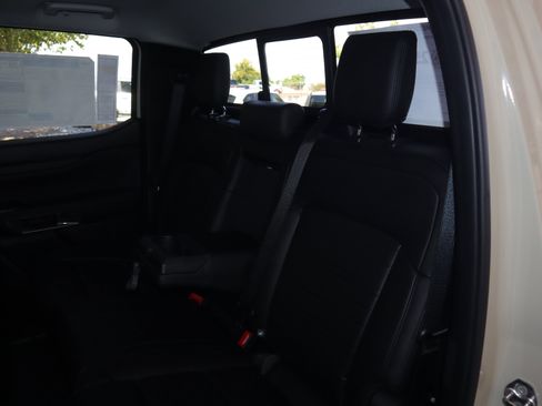 Used 2025 Ford Ranger Lariat w/ FX4 Off-Road Package image 38