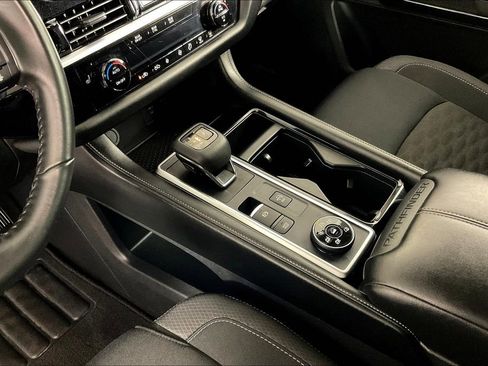 Certified 2024 Nissan Pathfinder SV image 19