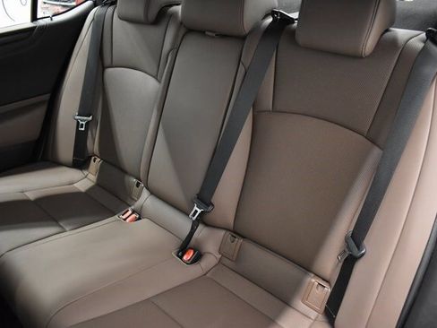 Used 2024 Lexus ES 350 image 7