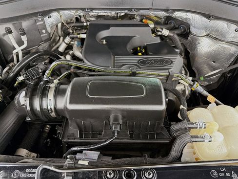 Used 2020 Ford Explorer XLT w/ Equipment Group 202A image 28