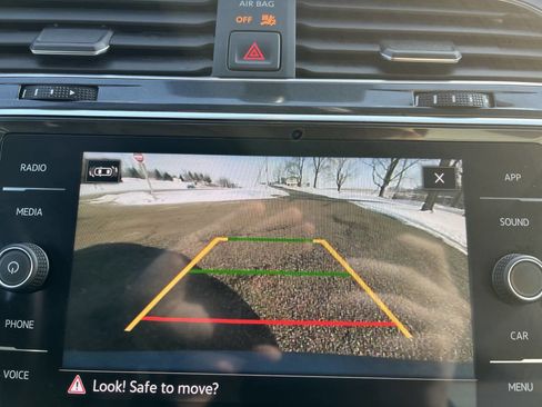 Used 2021 Volkswagen Tiguan SE R-Line w/ 3rd Row Seat Package image 19