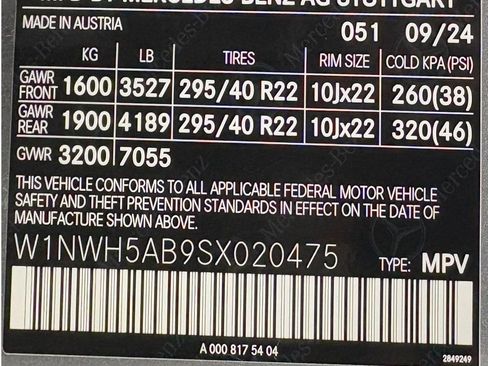 Certified 2025 Mercedes-Benz G 63 AMG 4MATIC image 38