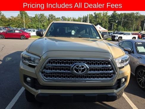 Used 2017 Toyota Tacoma TRD Off-Road w/ Tow Package (A/T) AWD/4WD image 9