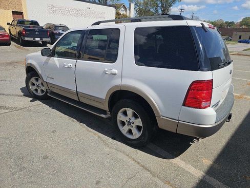 Used 2004 Ford Explorer Eddie Bauer image 5