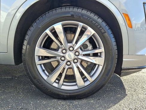 Certified 2025 Cadillac XT6 Premium Luxury image 9