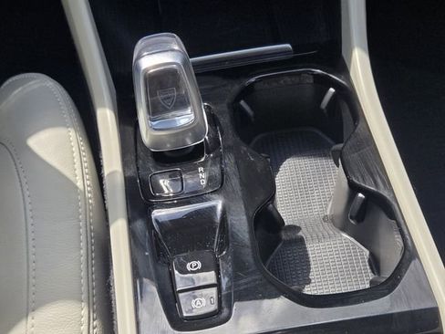 Used 2023 Volvo XC40 B4 Plus w/ Protection Package image 21