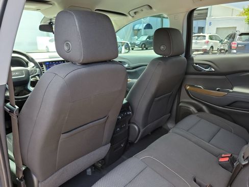 Used 2021 GMC Acadia SLE w/ Driver Convenience Package FWD image 12