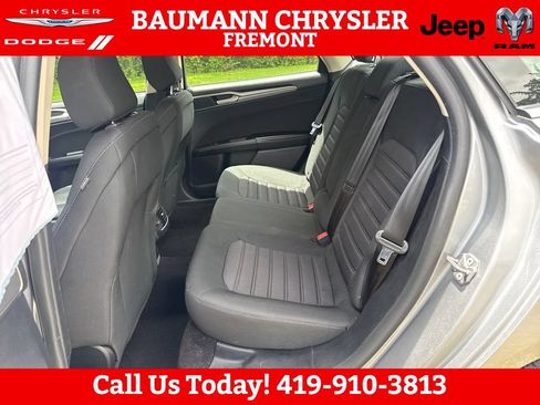 Used 2020 Ford Fusion SE FWD image 25