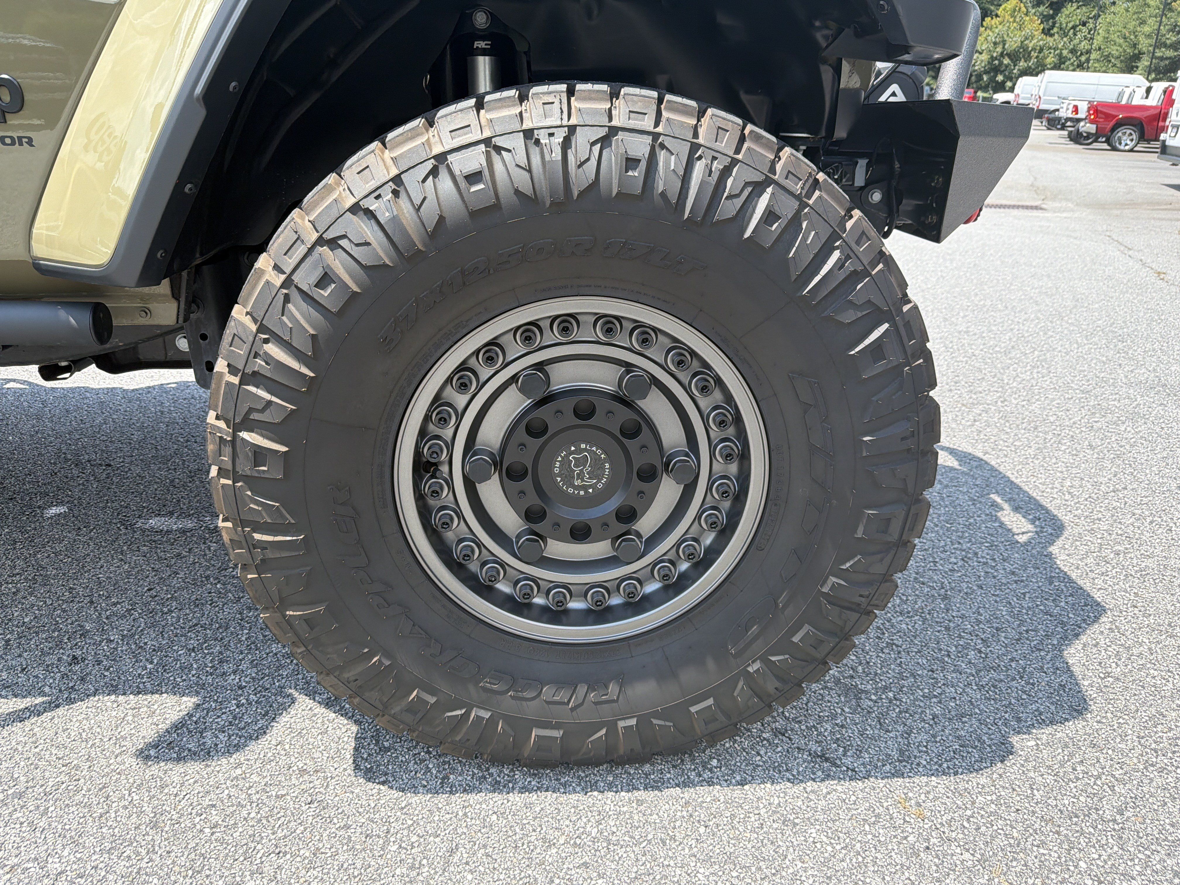 Used 2025 Jeep Gladiator Sport AWD/4WD image 14