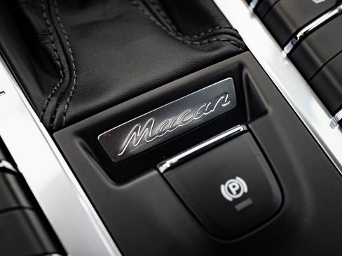 Used 2017 Porsche Macan image 33