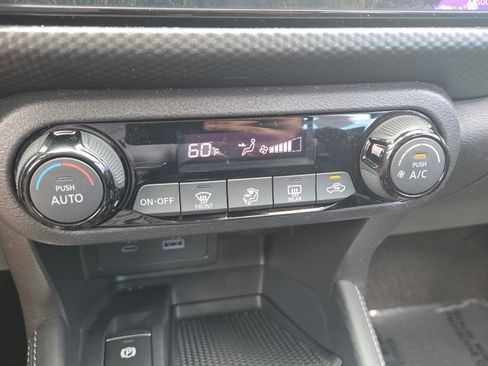 Used 2022 Nissan Kicks SV FWD image 33