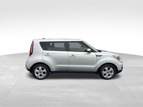Used 2017 Kia Soul image 6