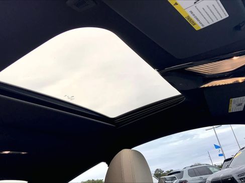 Used 2025 BMW M440i Coupe w/ Premium Package image 13