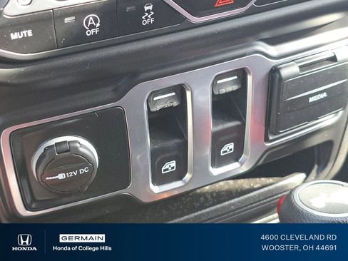 Used 2020 Jeep Wrangler Sport AWD/4WD image 31