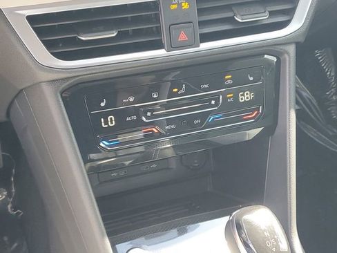 New 2026 Volkswagen Taos SE FWD image 23