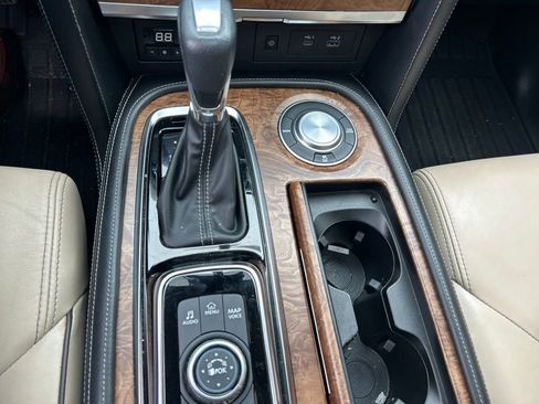 Used 2021 Nissan Armada SL w/ Captain's Chairs Package RWD image 29