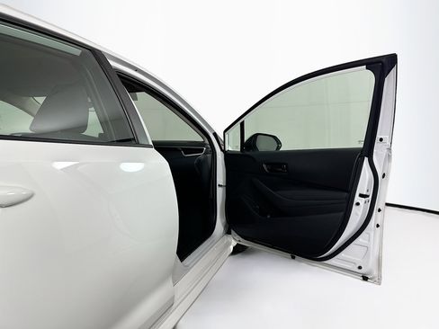 Used 2024 Toyota Corolla LE image 29