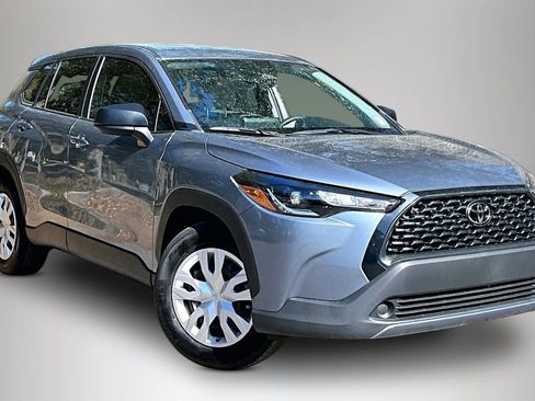 Used 2024 Toyota Corolla Cross L image 2