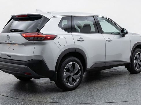 Used 2025 Nissan Rogue SV FWD image 9