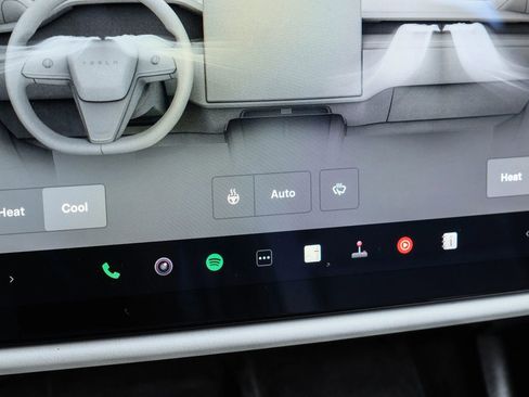 Used 2023 Tesla Model X Plaid image 37