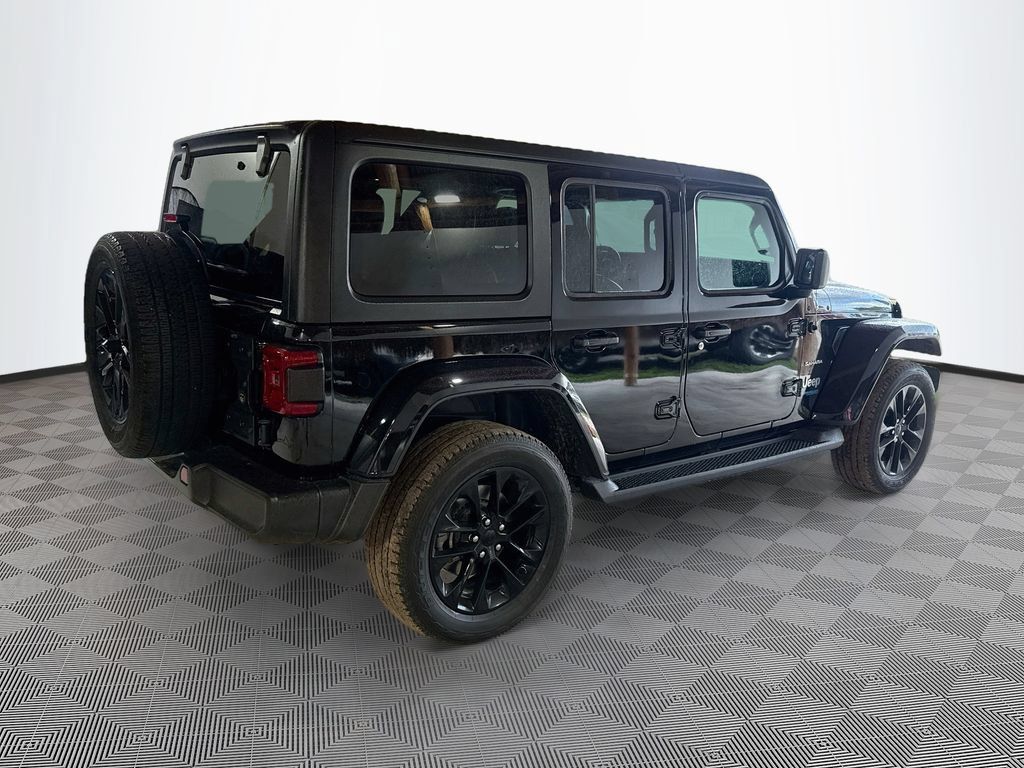 Certified 2022 Jeep Wrangler Unlimited Sahara w/ Cold Weather Group AWD/4WD image 6