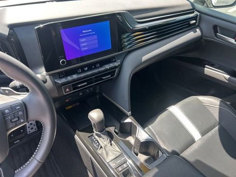 Used 2025 Toyota Camry SE w/ Convenience Package FWD image 31
