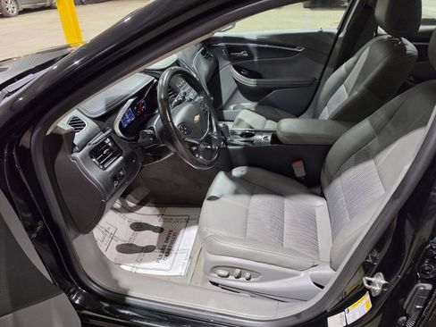 Used 2019 Chevrolet Impala LT FWD image 25