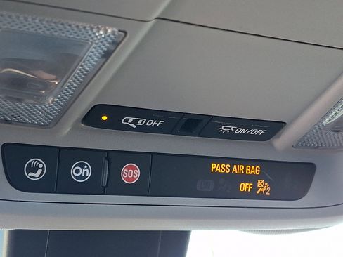 Used 2022 Chevrolet Equinox LS image 25