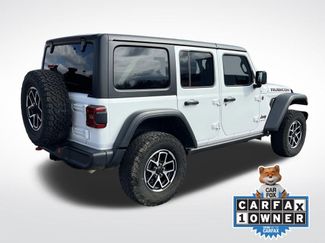 Used 2025 Jeep Wrangler Rubicon video 3