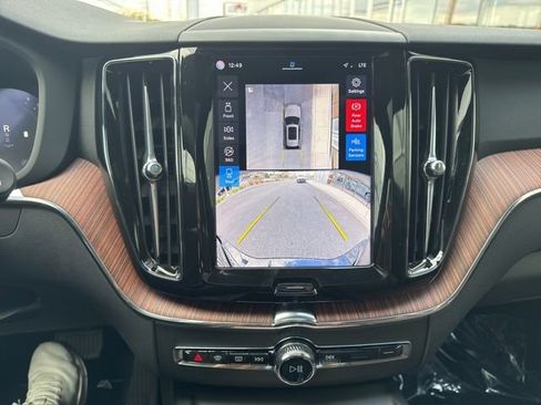 Certified 2025 Volvo XC60 B5 Plus AWD/4WD image 24