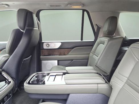 Used 2022 Lincoln Navigator Black Label image 15