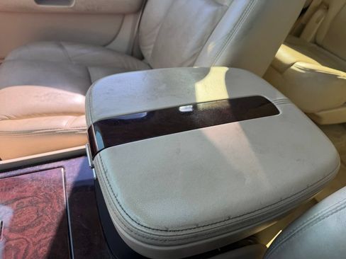 Used 2007 Cadillac Escalade AWD w/ Information Package image 32