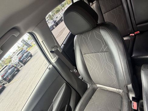 Used 2019 Chevrolet Trax LT w/ LT Convenience Package AWD/4WD image 22