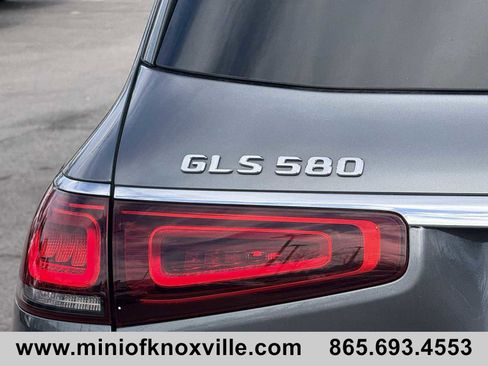 Used 2021 Mercedes-Benz GLS 580 4MATIC image 29