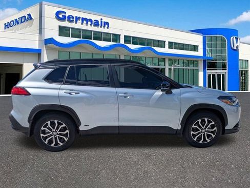 Used 2023 Toyota Corolla Cross AWD Hybrid w/ Moonroof Package image 4