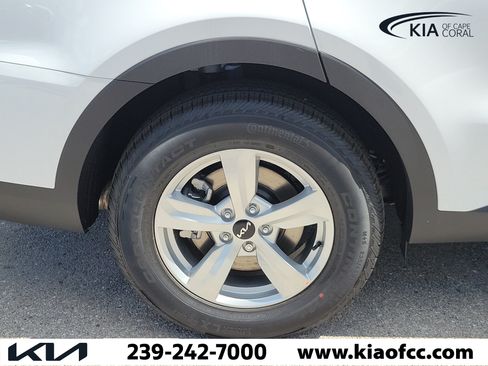 New 2026 Kia Sorento LX FWD image 9