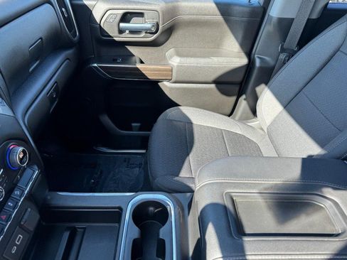 Used 2022 Chevrolet Silverado 1500 RST AWD/4WD image 12