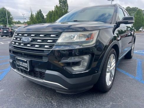 Used 2016 Ford Explorer Limited w/ Equipment Group 301A FWD image 2