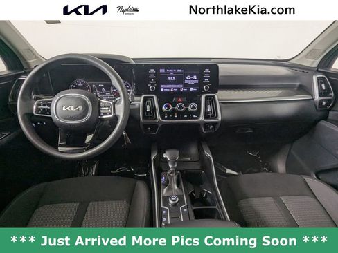 Used 2023 Kia Sorento LX image 14