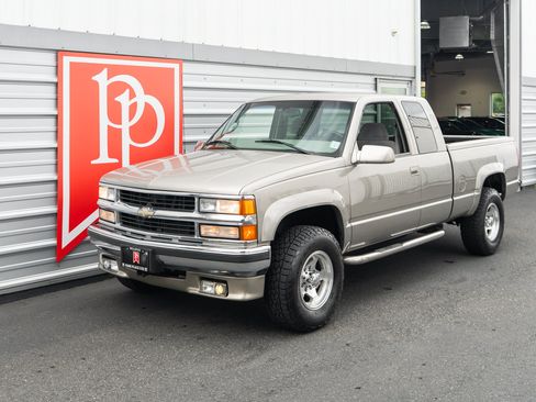 Used 1998 Chevrolet Silverado 2500 4x4 Extended Cab w/ Preferred Equipment Group 2 image 37