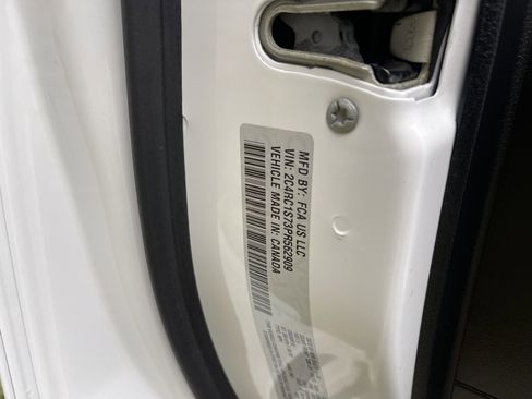 Used 2023 Chrysler Pacifica Limited w/ S Appearance Package image 34