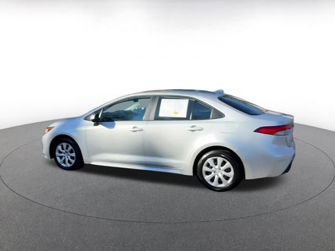 Used 2025 Toyota Corolla LE image 9