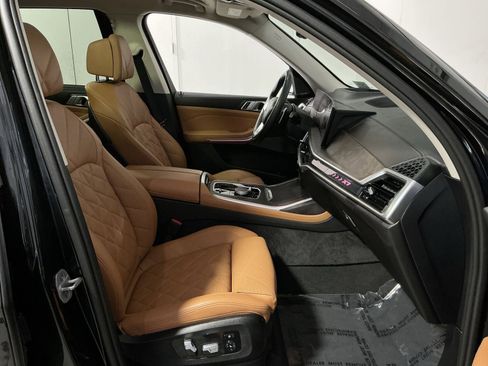 Used 2024 BMW X7 xDrive40i w/ Premium Package AWD/4WD image 28