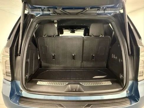 Used 2025 Chevrolet Tahoe High Country RWD image 8