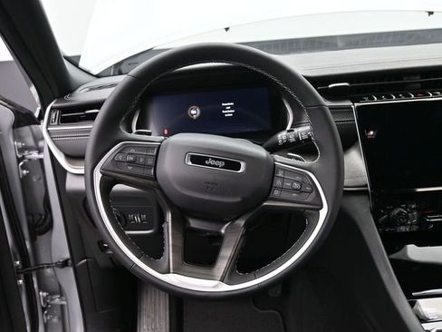 New 2025 Jeep Grand Cherokee L Limited w/ Black Appearance Package image 29