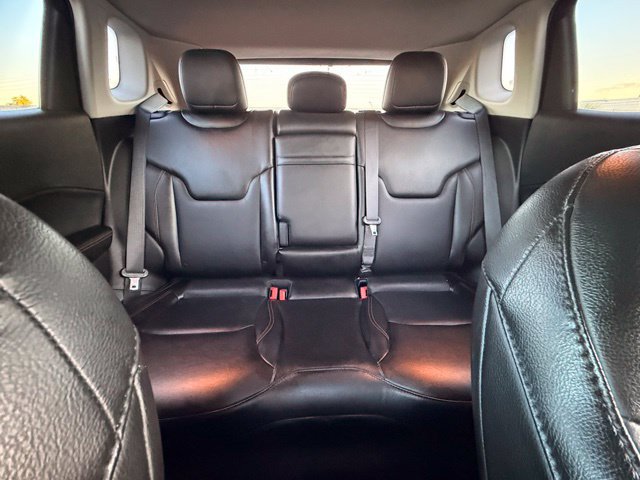 Used 2018 Jeep Compass Limited w/ Navigation Group FWD image 16