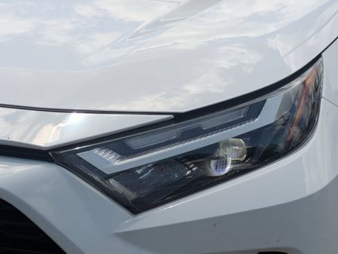 Used 2025 Toyota RAV4 XLE AWD/4WD image 11